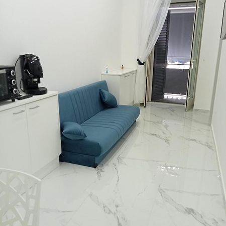 Casaflo Apartment Napoli Bagian luar foto