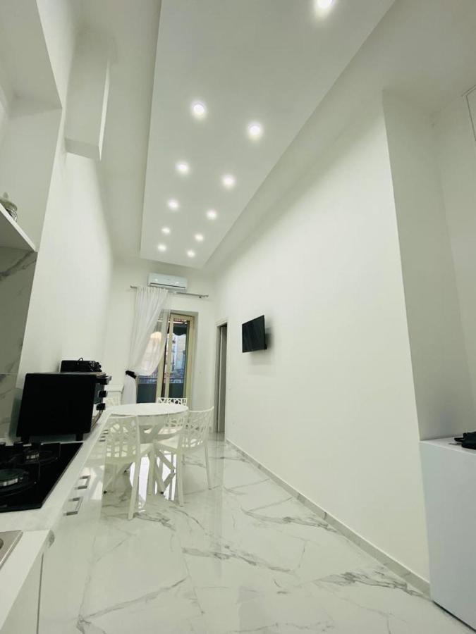 Casaflo Apartment Napoli Bagian luar foto